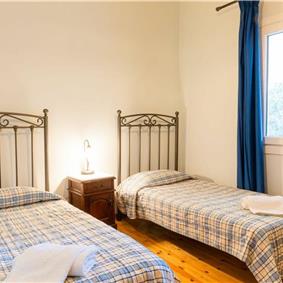 3 bedroom villa with pool in Kassiopi, Corfu, sleeps 6